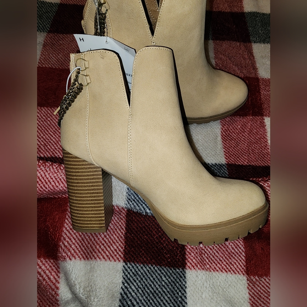 Report brand heeled booties